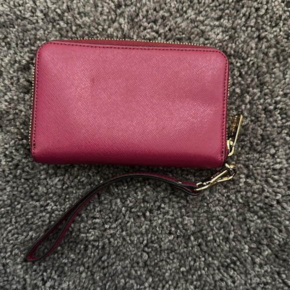 Michael Kors, zippy phone wallet - Picture 2 of 3